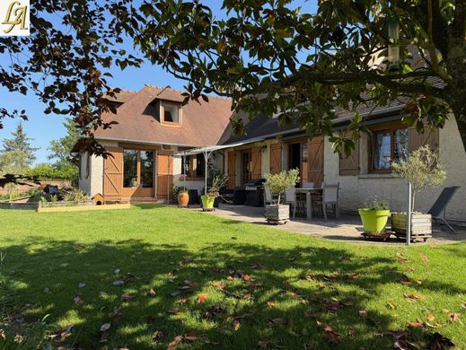Luxury home in Pacy-sur-Eure, Eure