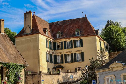 Bourbon-Lancy, Saône-et-Loireの高級住宅