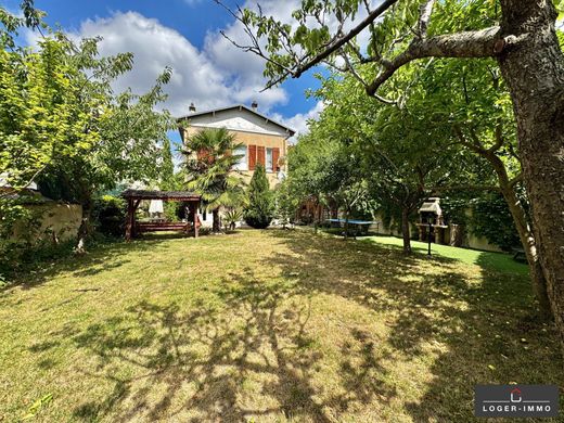 Luxury home in Joinville-le-Pont, Val-de-Marne