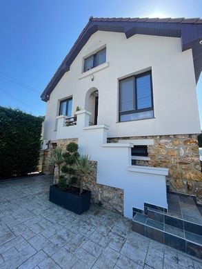 Casa de lujo en Le Blanc-Mesnil, Sena Saint Denis