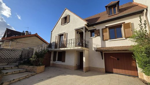 Luxus-Haus in Le Blanc-Mesnil, Seine-Saint-Denis