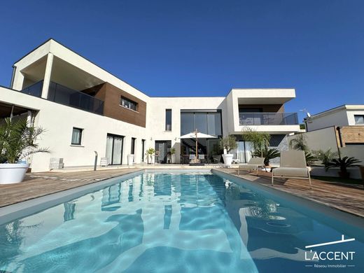 Luxury home in Aigues-Mortes, Gard