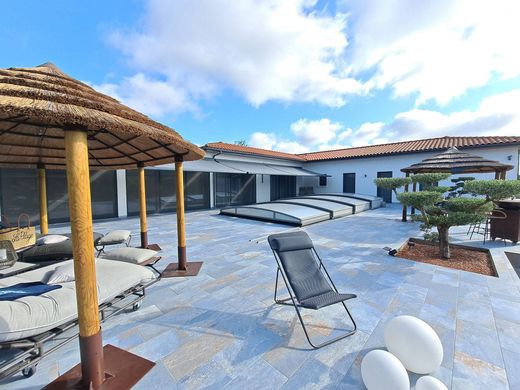 Luxury home in Fleurance, Gers