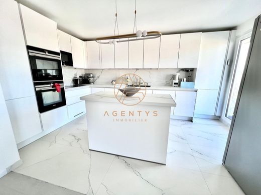 ﺷﻘﺔ ﻓﻲ Saint-Maur-des-Fossés, Val-de-Marne