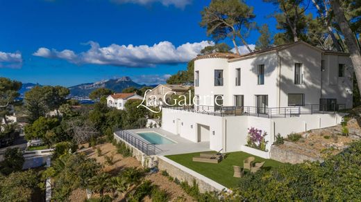 Luxury home in Carqueiranne, Var