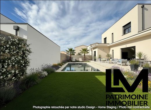 豪宅  Bessan, Hérault