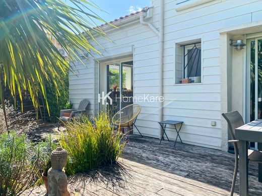 Luxury home in Bègles, Gironde