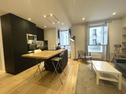 Apartment in Motte-Picquet, Commerce, Necker, Paris