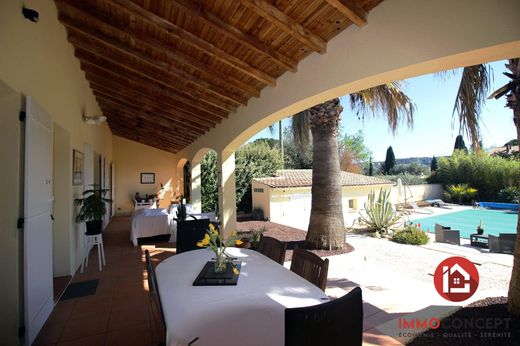 Luxury home in Roquemaure, Gard