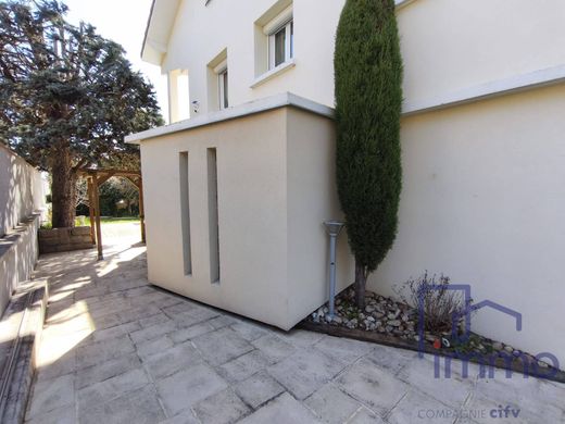 Luxury home in Saint-Just-Saint-Rambert, Loire