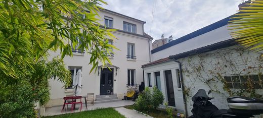 Luxe woning in Malakoff, Hauts-de-Seine