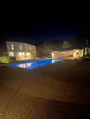 Luxe woning in Saint-Jean-de-Cornies, Hérault