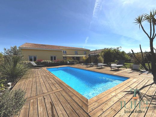 Casa di lusso a Saint-Sulpice-de-Royan, Charente-Maritime