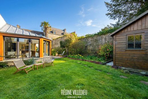 Luxury home in Cherbourg-Octeville, Manche