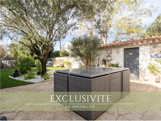 ‏בתי יוקרה ב  לה רושל, השראנט הימי