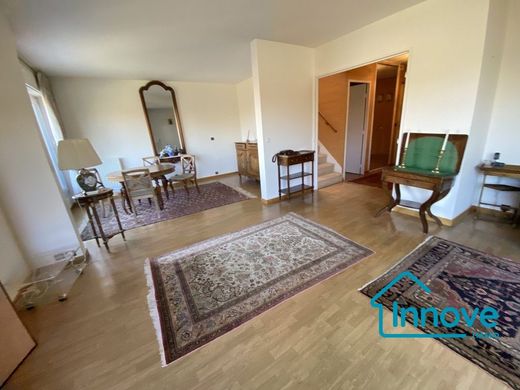 Appartamento a Le Chesnay, Yvelines
