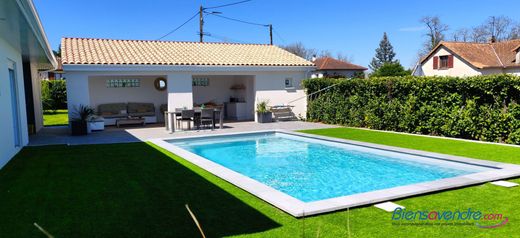 Luxury home in Quinçay, Vienne