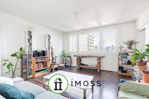 Apartment / Etagenwohnung in Montmartre, Abbesses, Grandes-Carrières, Paris