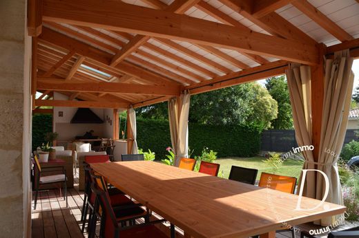 Luxury home in Le Taillan-Médoc, Gironde