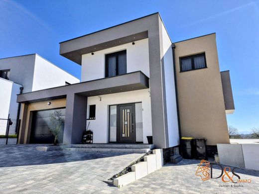 Luxury home in Heimsbrunn, Haut-Rhin
