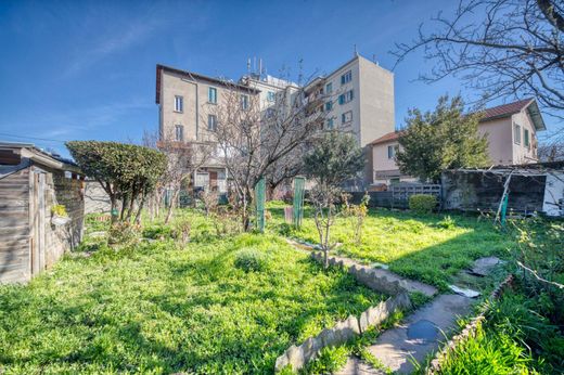 Kamienica w Échirolles, Isère