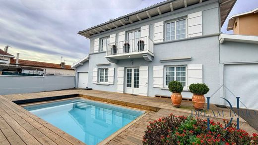 Luxury home in Saint-Vincent-de-Tyrosse, Landes