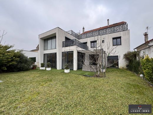 Casa di lusso a Saint-Maur-des-Fossés, Val-de-Marne