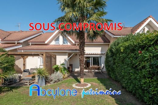 منزل ﻓﻲ Seyssins, Isère