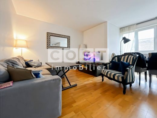 Apartment / Etagenwohnung in Asnières-sur-Seine, Hauts-de-Seine