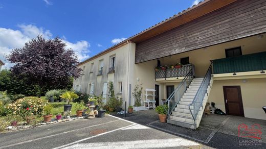 Complesso residenziale a Laroque-Timbaut, Lot-et-Garonne