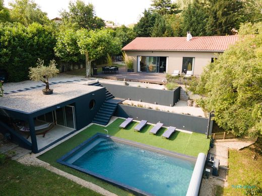 Casa di lusso a Roussillon, Isère