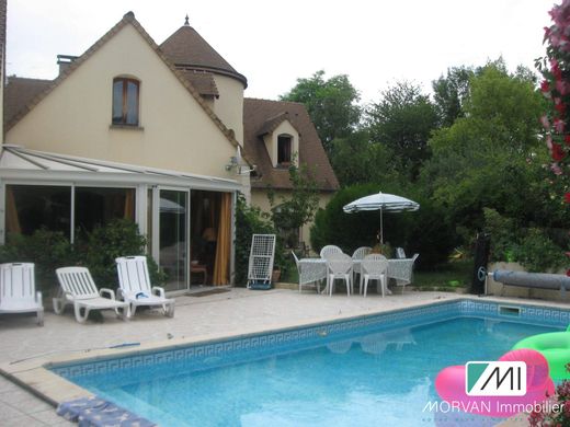 Luxe woning in Bazemont, Yvelines