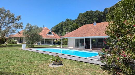 Luxus-Haus in Bizanos, Pyrénées-Atlantiques