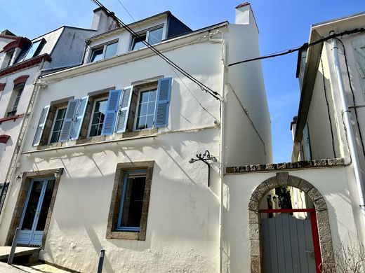 Le Palais, Morbihanの高級住宅
