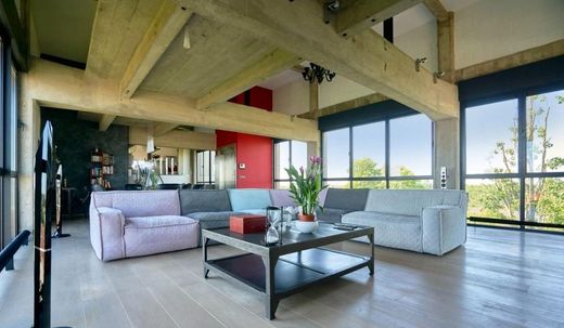 Luxury home in Orchies, North