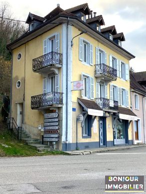 Edificio en Saint-Laurent-du-Pont, Isere