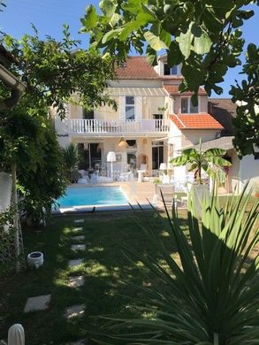 Πολυτελή κατοικία σε Périgueux, Dordogne