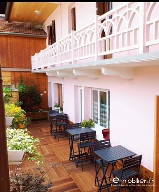 Casa di lusso a Seythenex, Alta Savoia