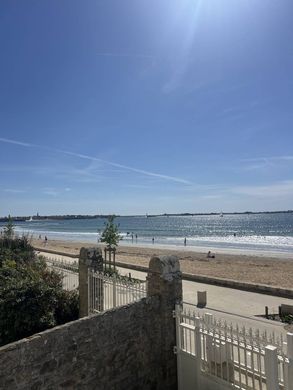 Luxury home in Larmor-Plage, Morbihan