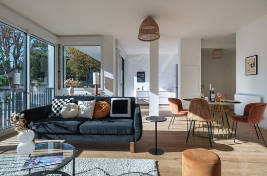 Apartment / Etagenwohnung in Bordeaux, Gironde