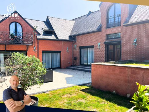 Luxe woning in Englefontaine, North