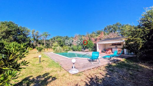 منزل ﻓﻲ Villeneuve-de-la-Raho, Pyrénées-Orientales