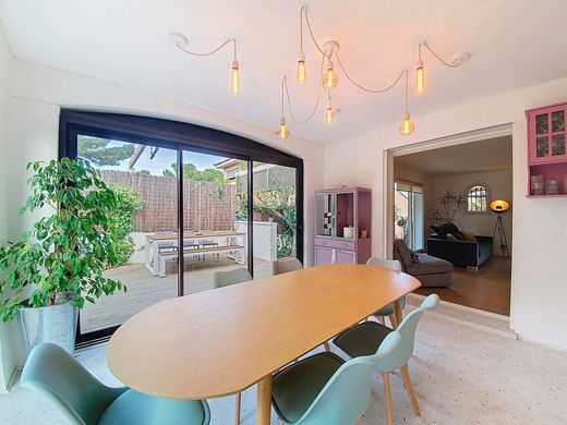 Luxury home in Leucate, Aude