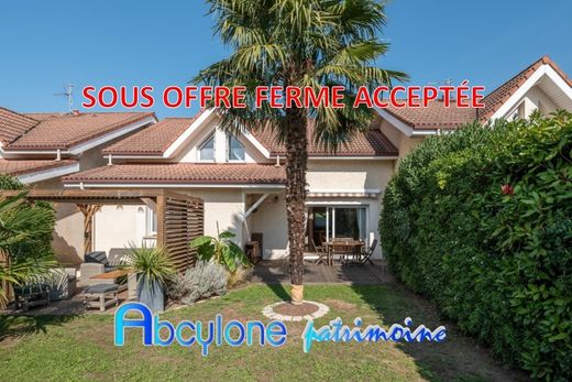 호화 저택 / Seyssins, Isère