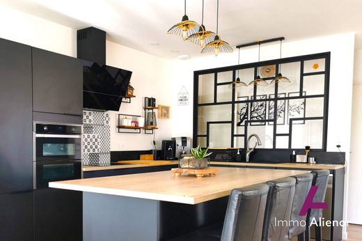 Luxury home in Lanton, Gironde