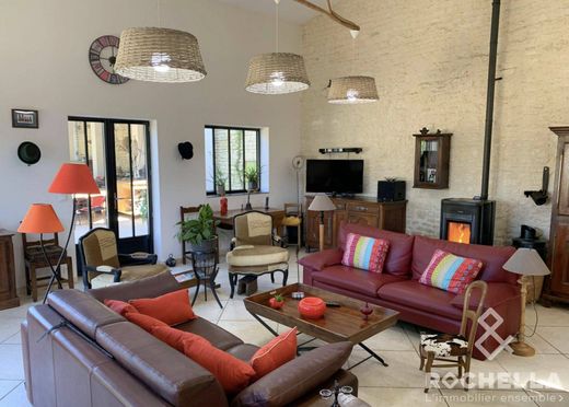 Luxury home in Surgères, Charente-Maritime