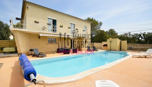 L'Isle-sur-la-Sorgue, Vaucluseの高級住宅