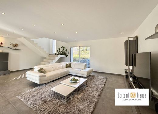 Luxe woning in Menthonnex-en-Bornes, Haute-Savoie