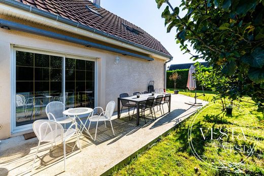 Luxury home in Quetigny, Cote d'Or