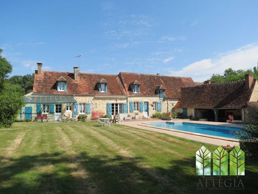 Casa di lusso a Saint-Denis-de-Jouhet, Indre